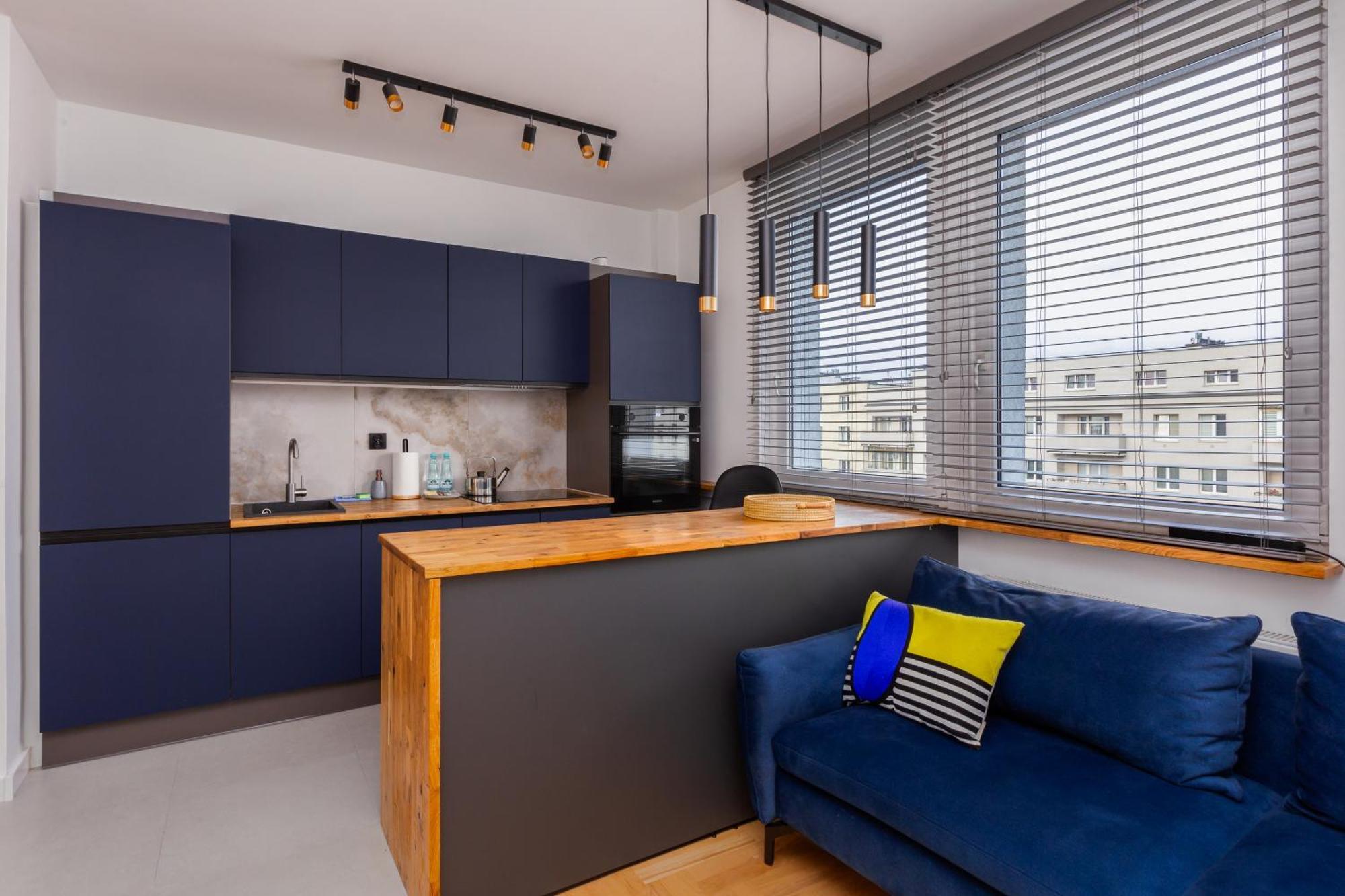 Deep Blue Apartment *