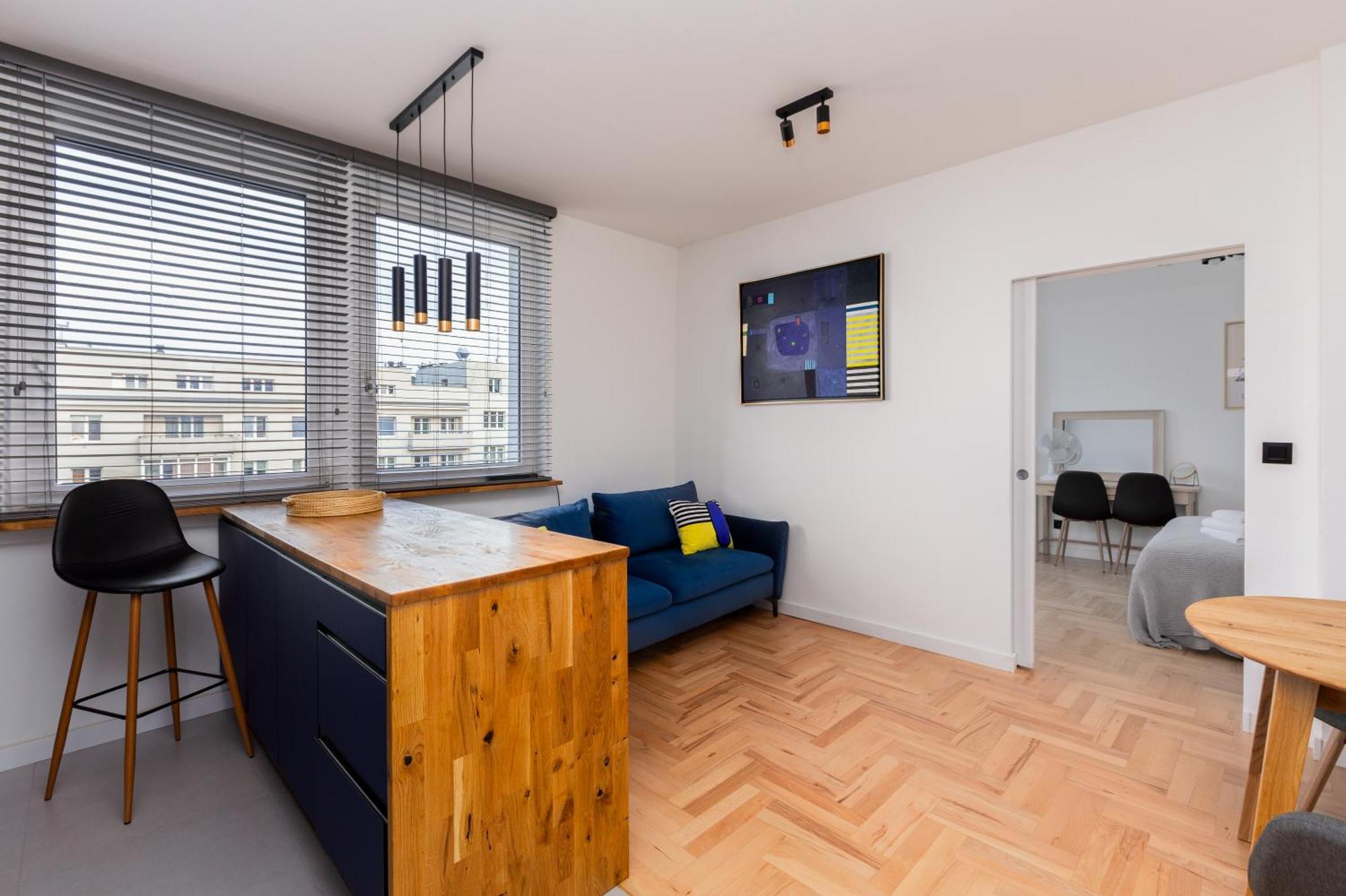 Deep Blue Apartment *